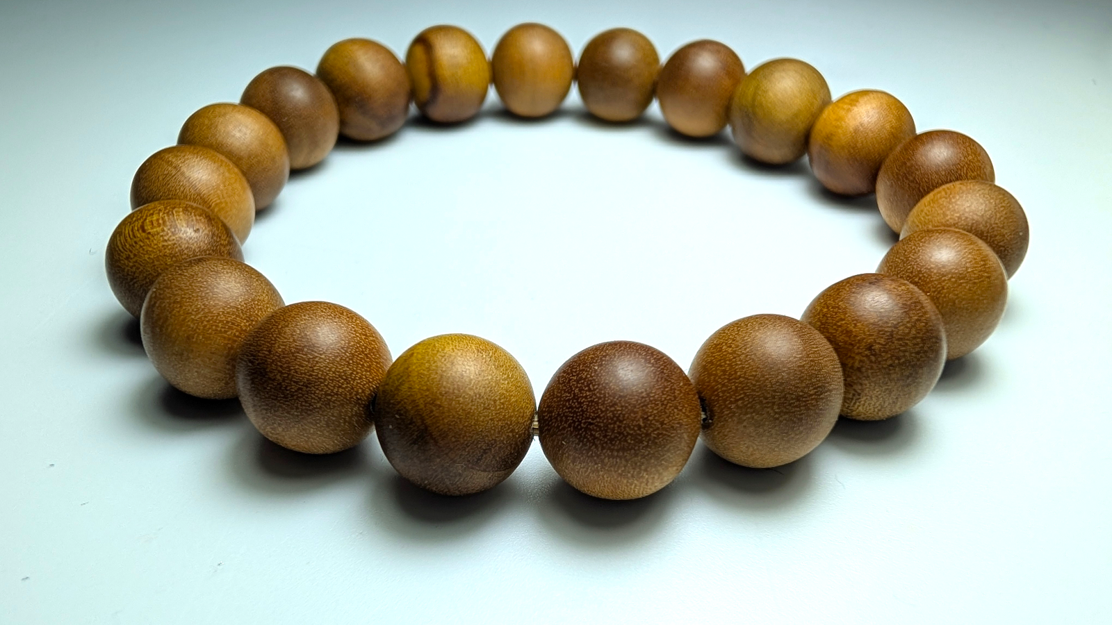 Vòng tay gỗ đàn hương Wild Aged Indonesia 10mm, 12mm và 16mm, mùi hương hiện tượng