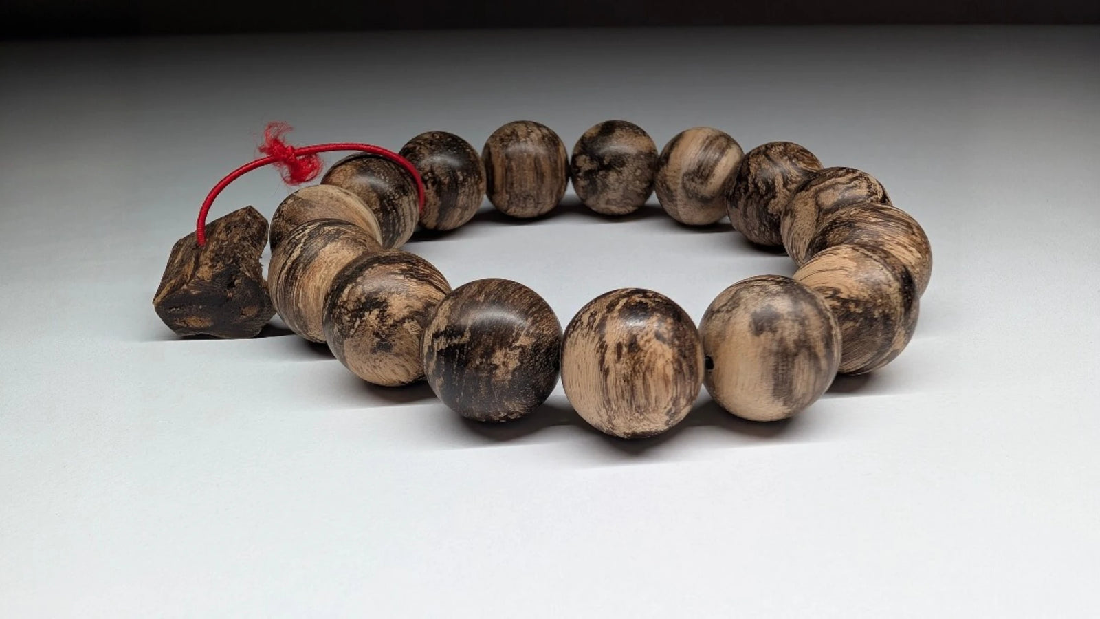 BNA1619 - Wild Agarwood Bracelet 19g 16 mm