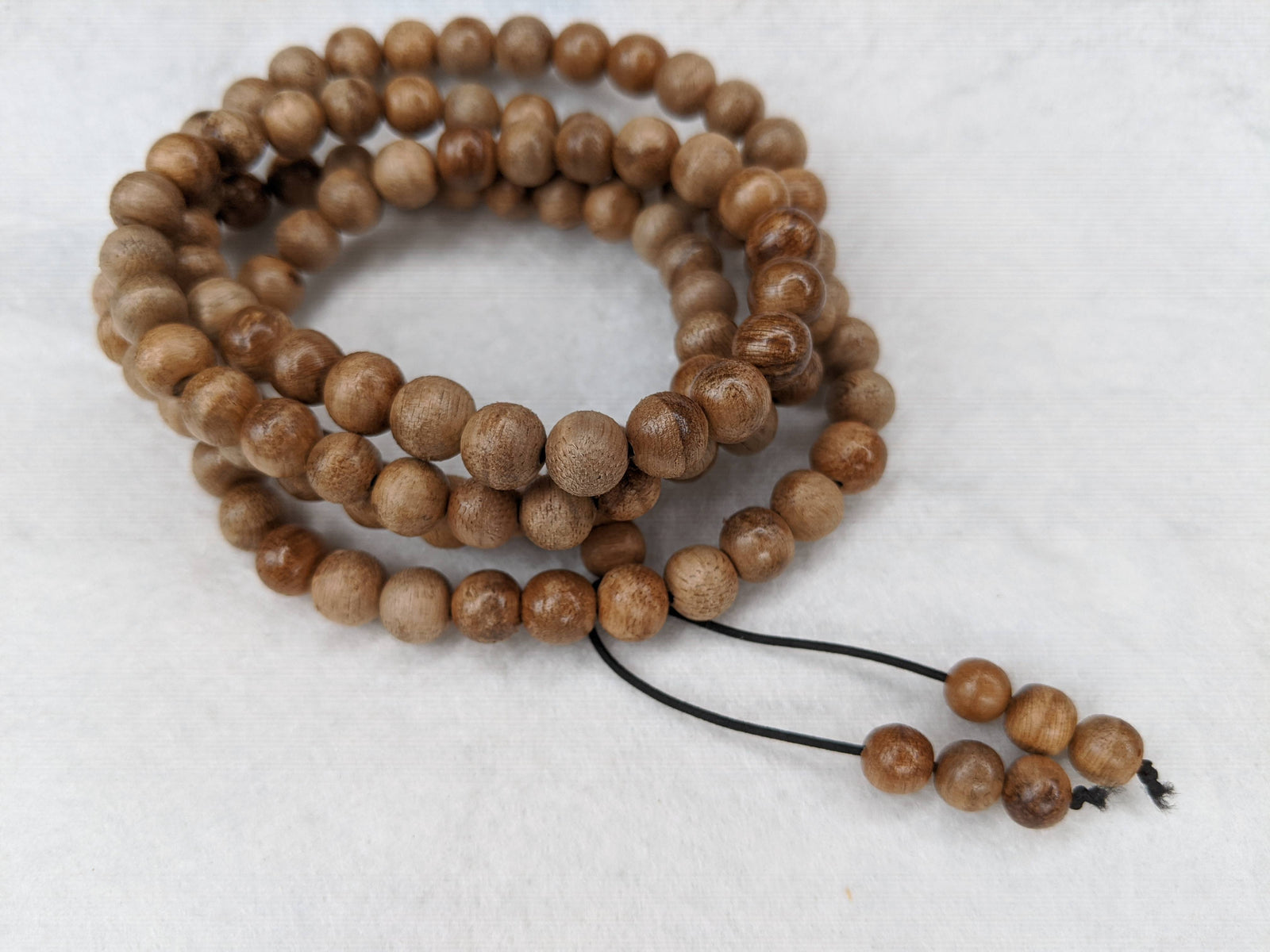 The small MK, 108 mala Wild Agarwood beads 8mm 10g -