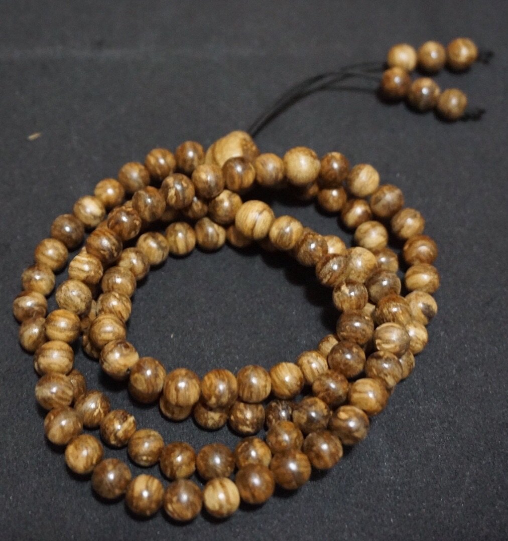 Wild Borneo Agarwood 108 mala necklace and pendant silver covered -