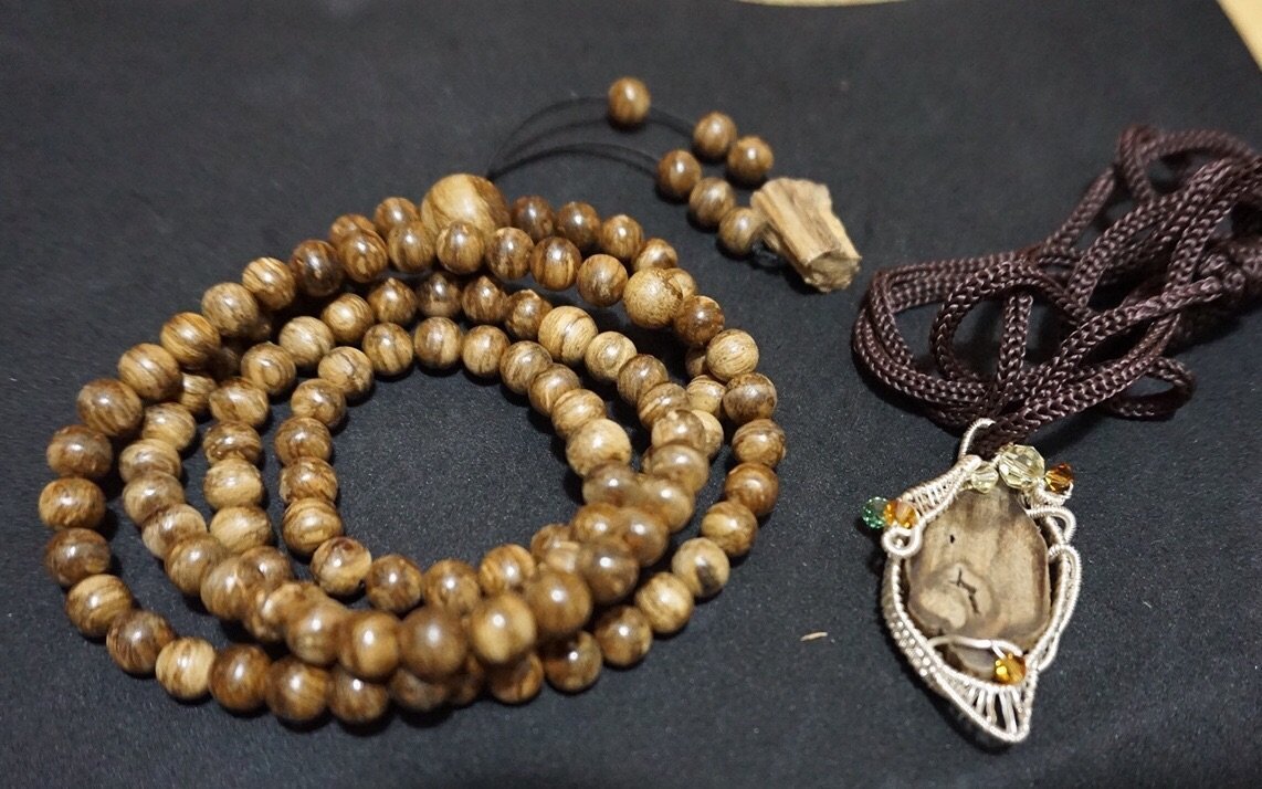 Wild Borneo Agarwood 108 mala necklace and pendant silver covered -