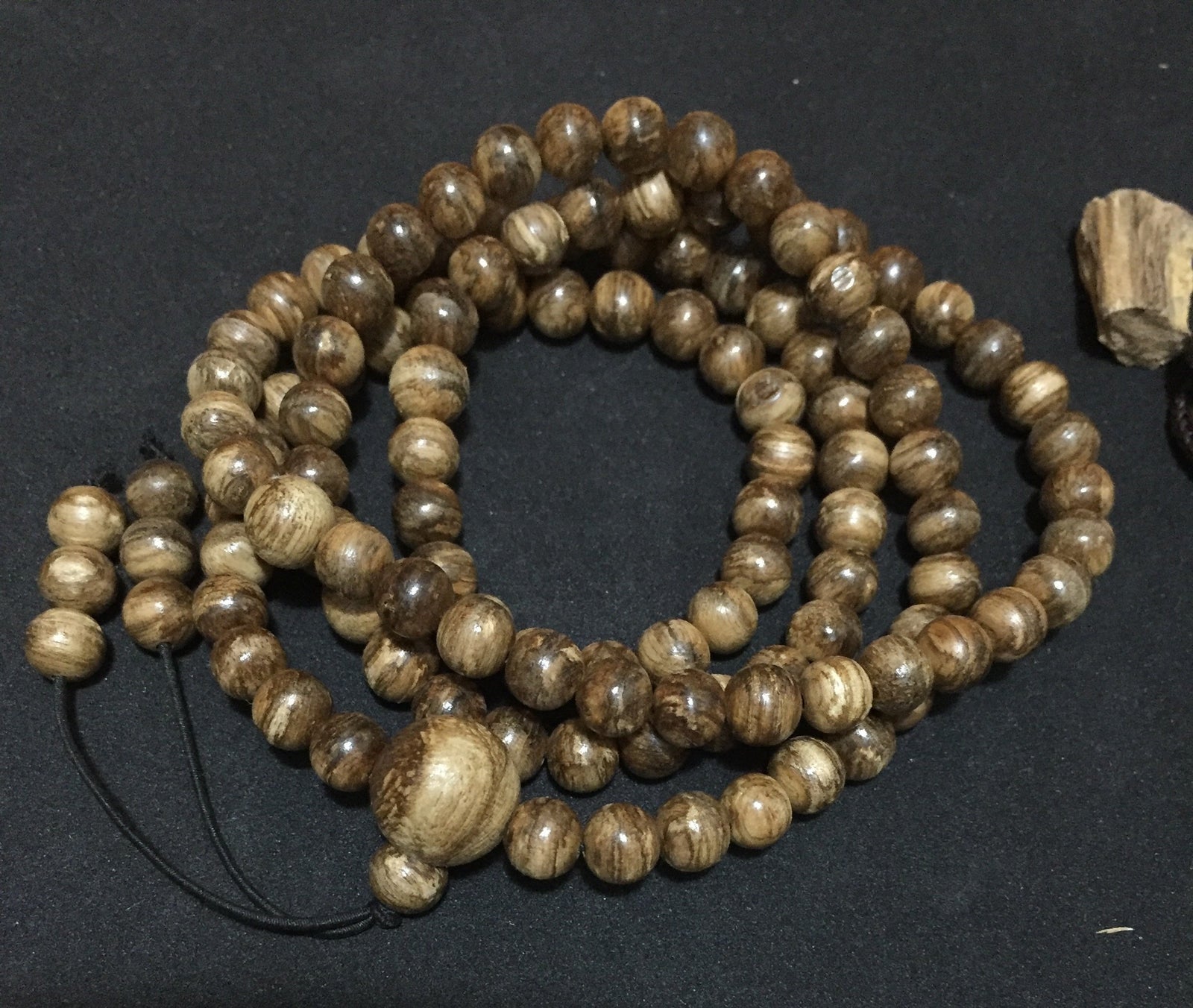 Wild Borneo Agarwood 108 mala necklace and pendant silver covered -