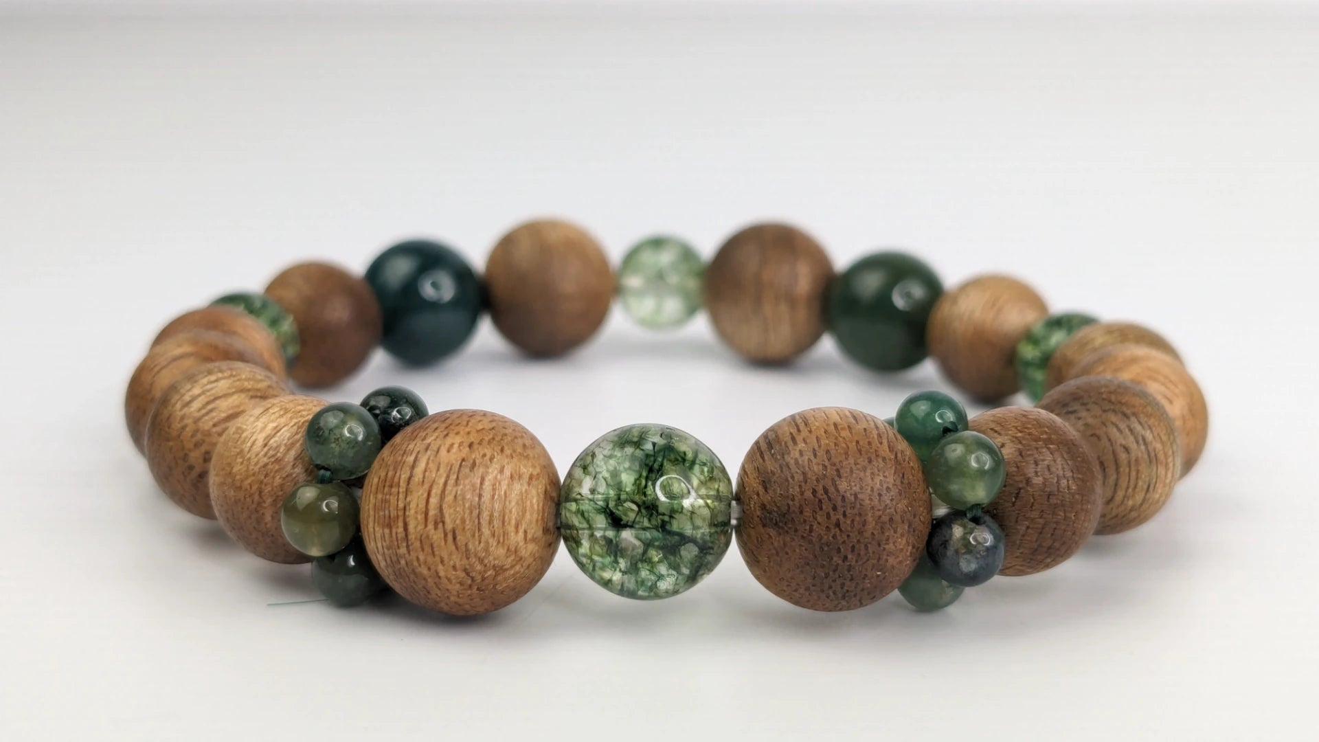 5E Wood Verdant Growth Bracelet - Agarwood and Gemstone