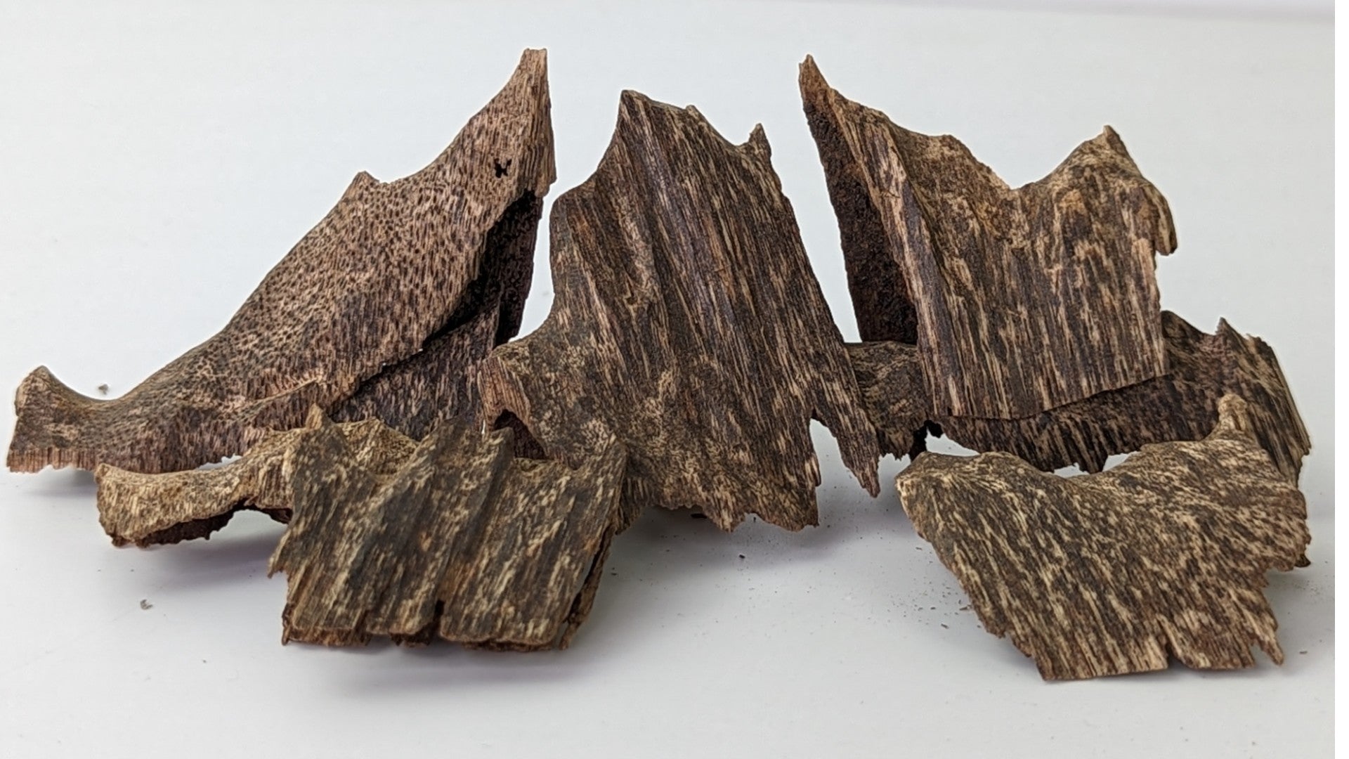 Incense Edge Wood - handselected from the most resinous area of Agarwood chips