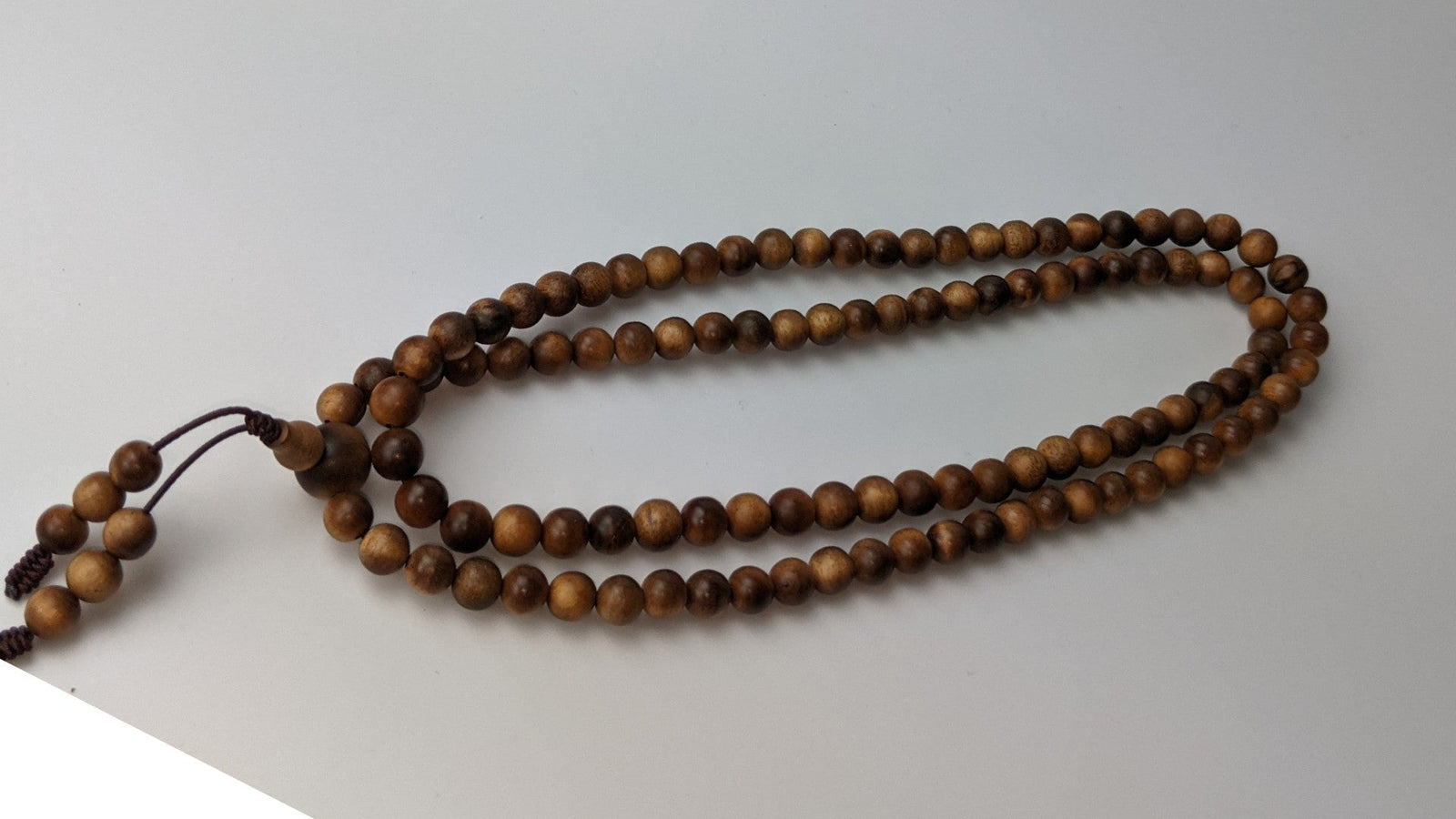 sandalwood beads 1 x 108 mala 6mm - heavy sinking beads Dimension: 6mm  Weight  around 17g "The Beauty of the Death" Wild Aged Sandalwood  beads