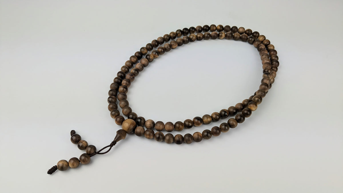 sandalwood beads 1x 108 mala 8mm- heavy sinking beads. Dimension 8mm Weight around 34.5g "The Beauty of the Death" Wild Aged Sandalwood  beads