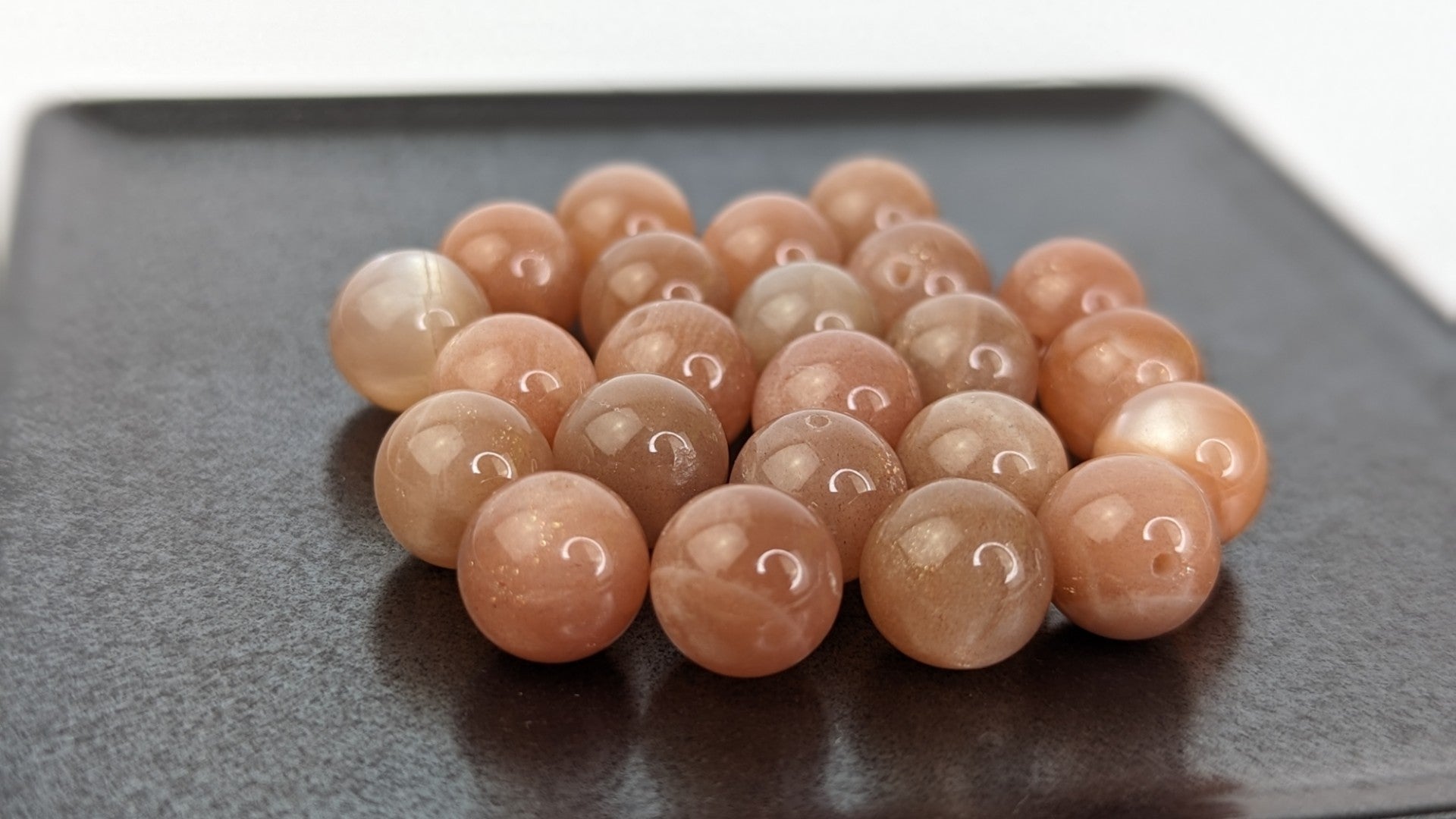 Sunstone 3A-grade beads 10mm