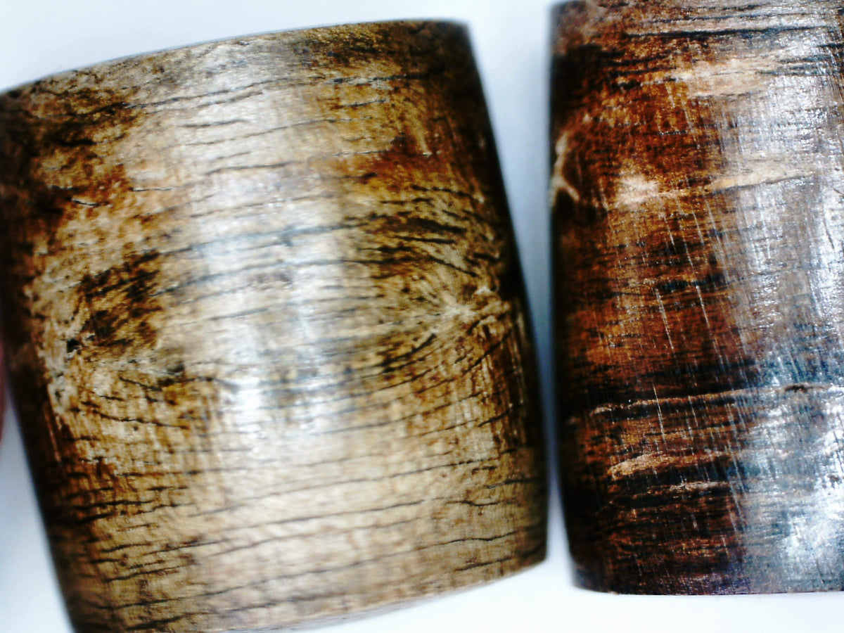 The Calm and Compose - Sinking Wild Agarwood Bracelet with Solid Baltic Amber -