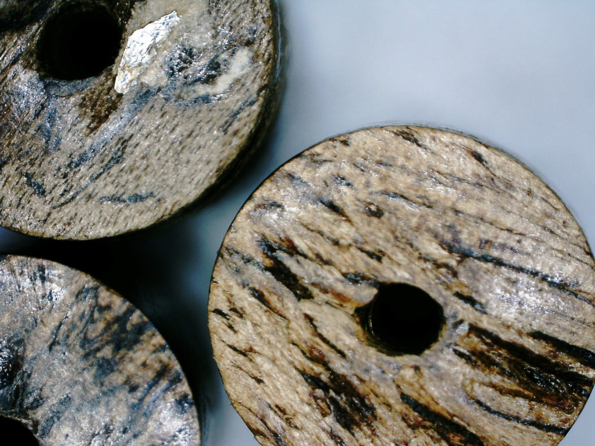 The Calm and Compose - Sinking Wild Agarwood Bracelet with Solid Baltic Amber -