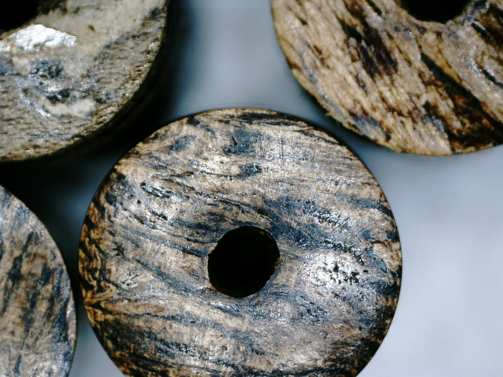 The Calm and Compose - Sinking Wild Agarwood Bracelet with Solid Baltic Amber -