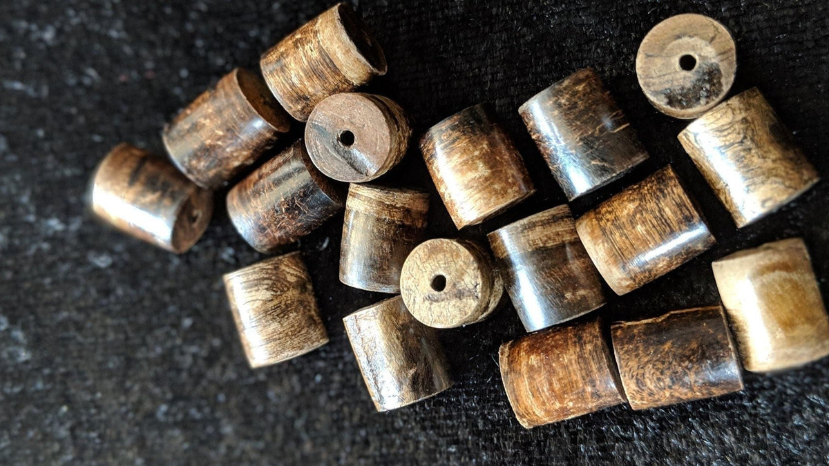 The Calm and Compose - Sinking Wild Agarwood Bracelet with Solid Baltic Amber -