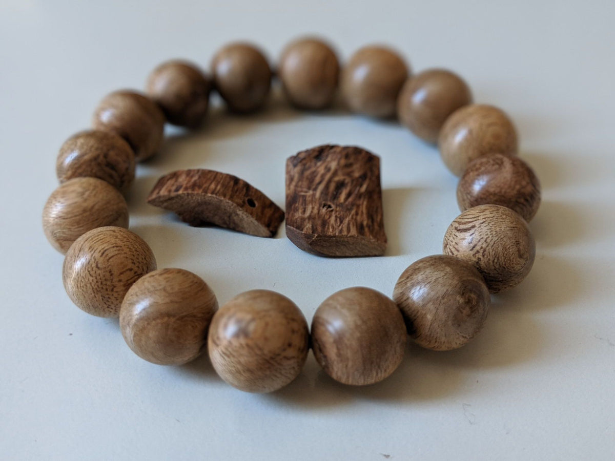 The EKM - East Kalimantan Wild Agarwood Bracelet 14mm 16.5g -