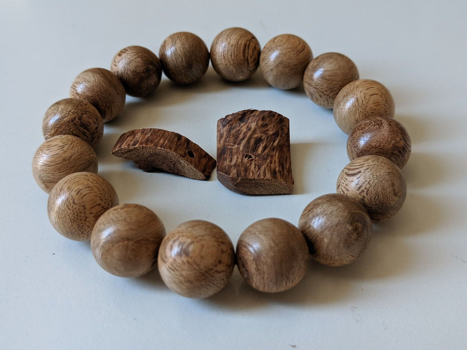 The EKM - East Kalimantan Wild Agarwood Bracelet 14mm 16.5g -
