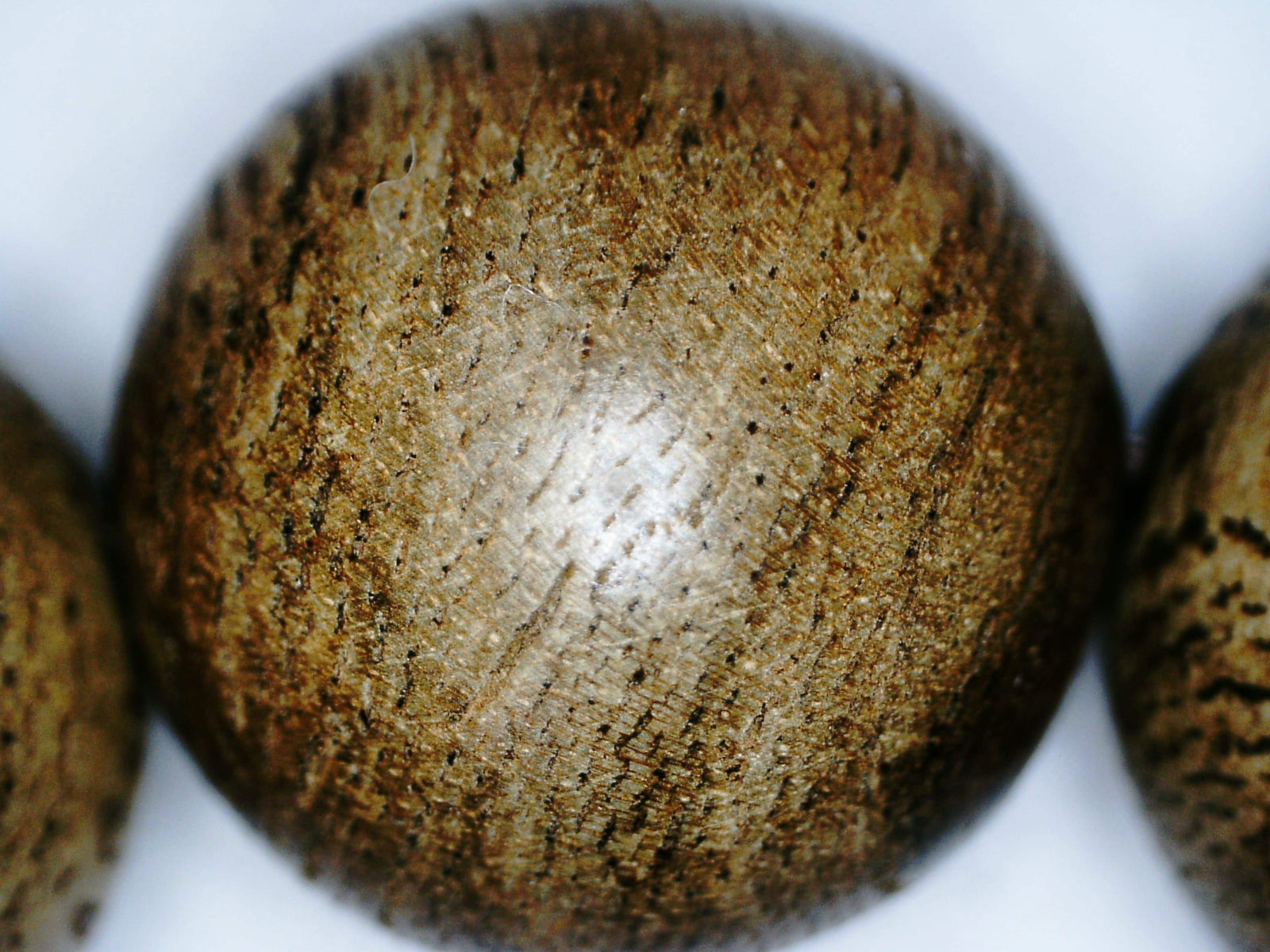 The EKM - East Kalimantan Wild Agarwood Bracelet 14mm 16.5g -