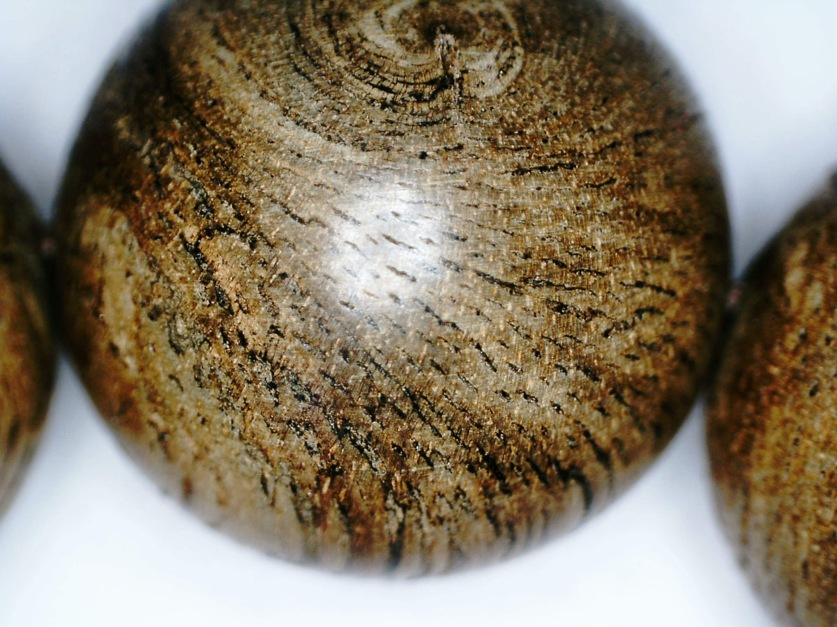 The EKM - East Kalimantan Wild Agarwood Bracelet 14mm 16.5g -