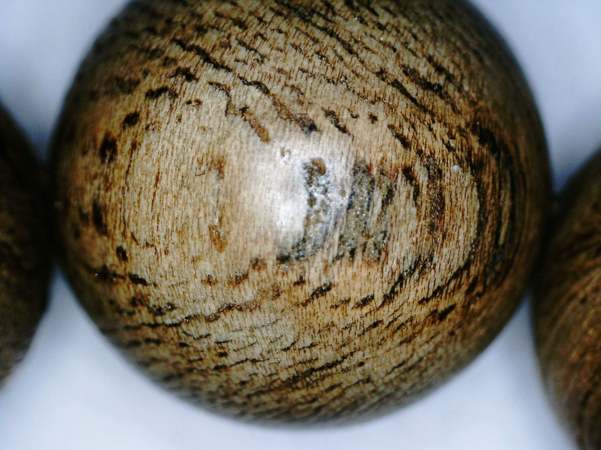 The EKM - East Kalimantan Wild Agarwood Bracelet 14mm 16.5g -