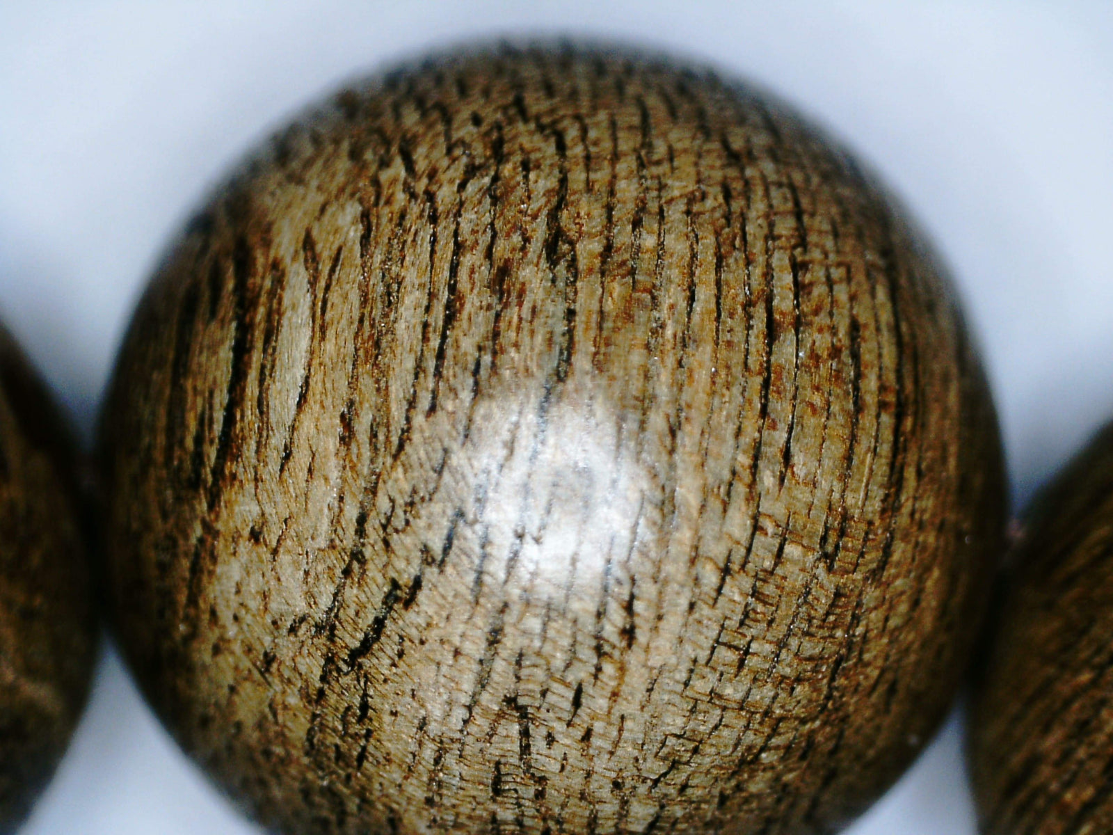 The EKM - East Kalimantan Wild Agarwood Bracelet 14mm 16.5g -