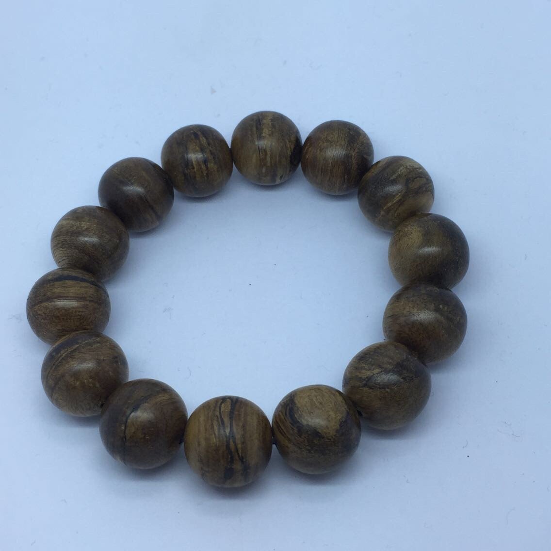 The Little Treasure Wild Agarwood Bracelet 22.6 g 16mm -