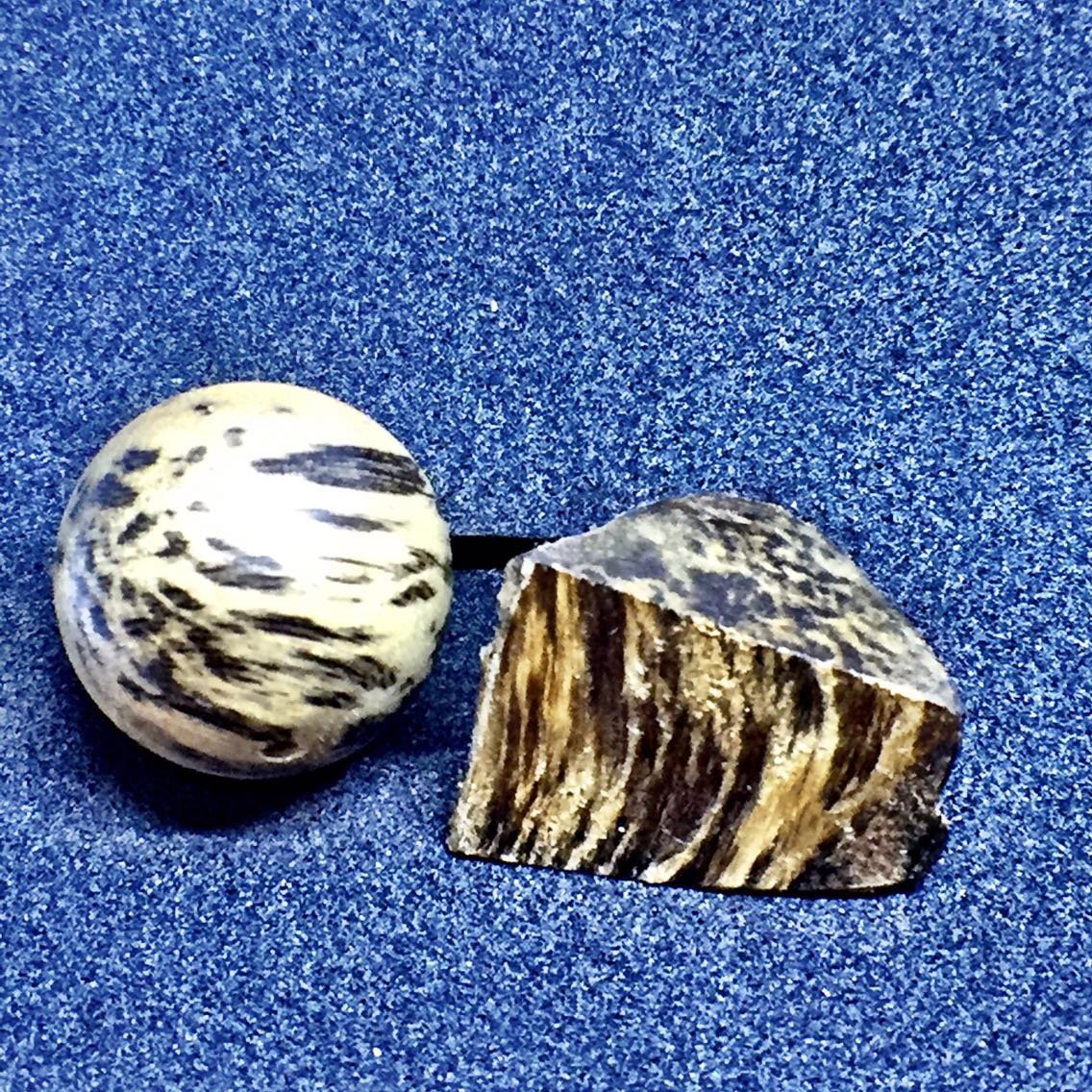 SOLD *New* The Snow Leopard: Wild Agarwood Bracelet 29g 16mm -