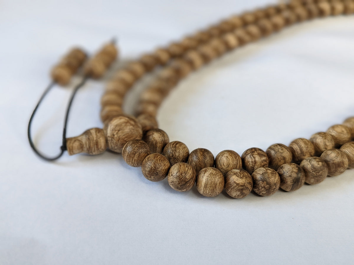 The K W - 108 Wild Agarwood mala -8mm 21g Tigerwood -