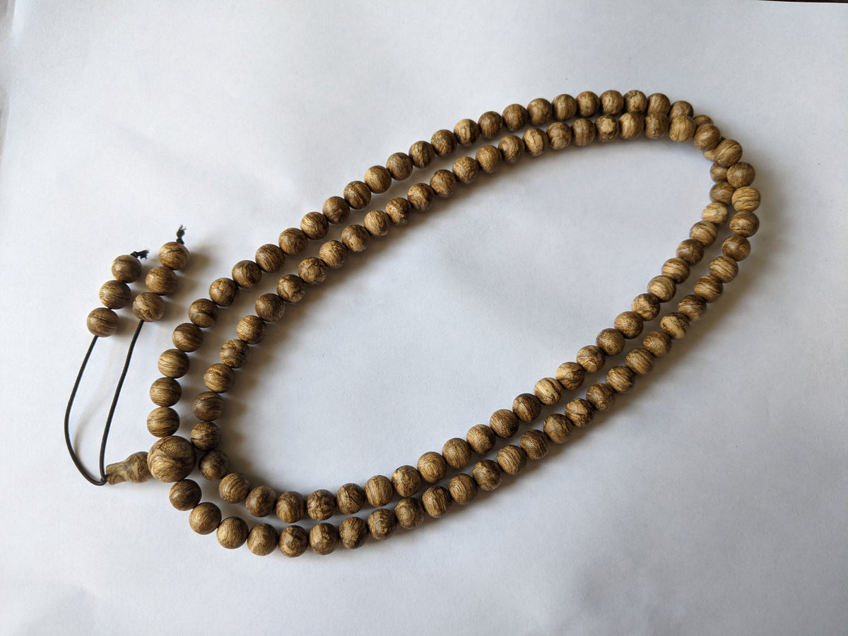 The K W - 108 Wild Agarwood mala -8mm 21g Tigerwood -