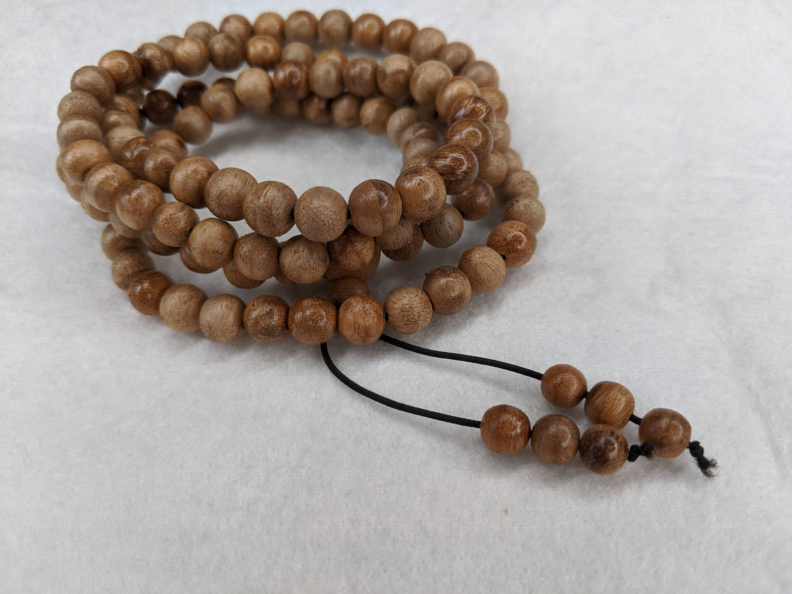 The small MK, 108 mala Wild Agarwood beads 8mm 10g -