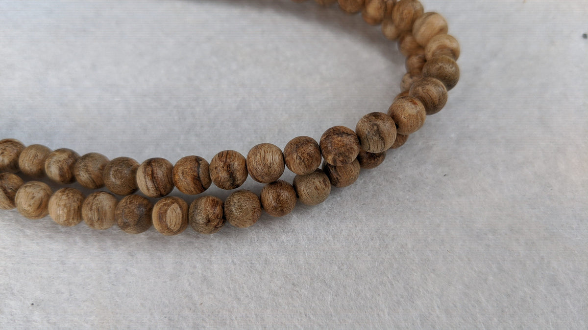 The Young Tiger Wood 108 mala Wild Boreo Agarwood 6mm 10g -