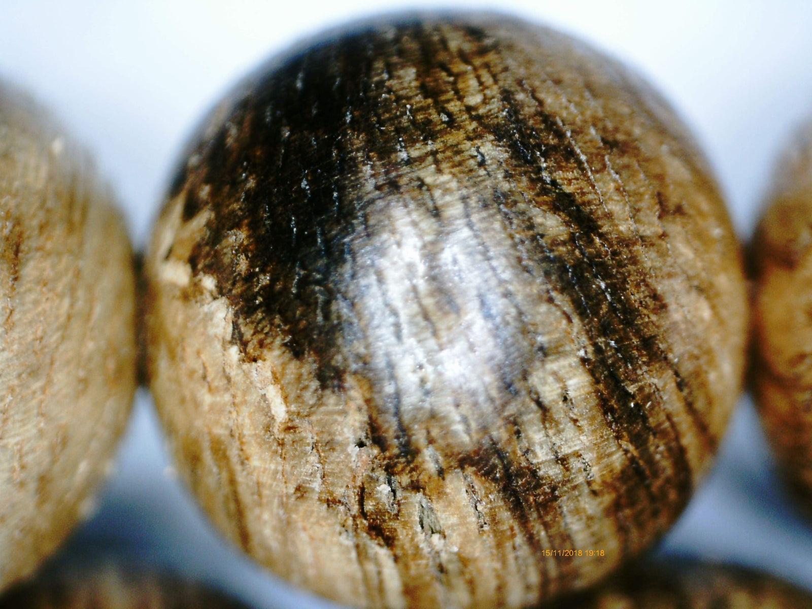 Wild agarwood 108 mala Malinau East Kalimantan over 20g with a piece of remaining agarwood -