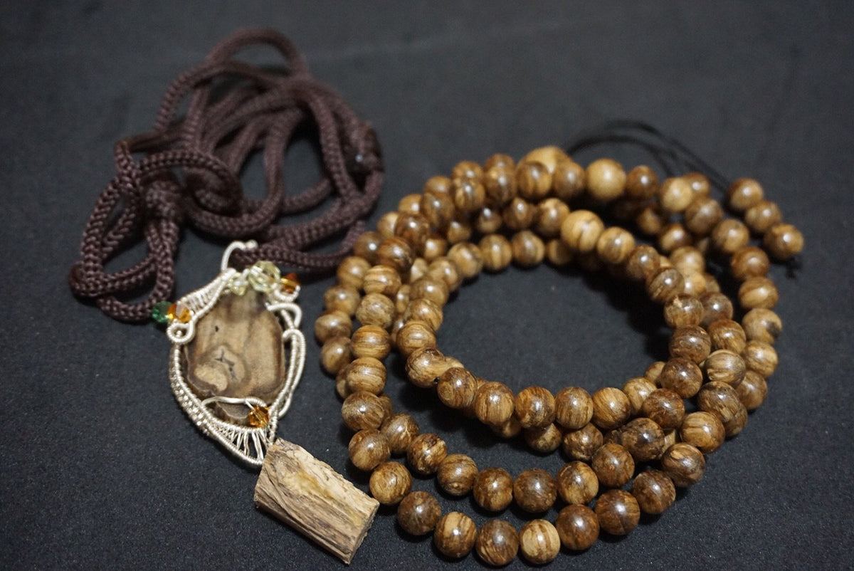 Wild Borneo Agarwood 108 mala necklace and pendant silver covered -