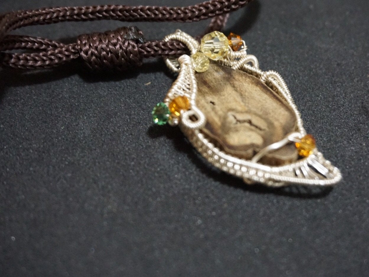 Wild Borneo Agarwood 108 mala necklace and pendant silver covered -