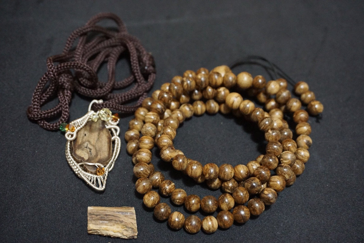 Wild Borneo Agarwood 108 mala necklace and pendant silver covered -
