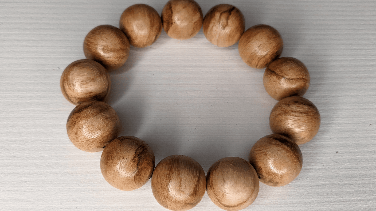 Big Wild Agarwood Bracelet 11g and 15g: A nice entry level - 11g