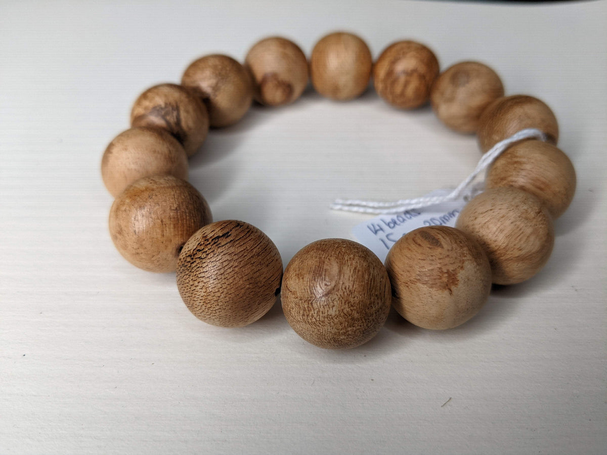 Big Wild Agarwood Bracelet 11g and 15g: A nice entry level -