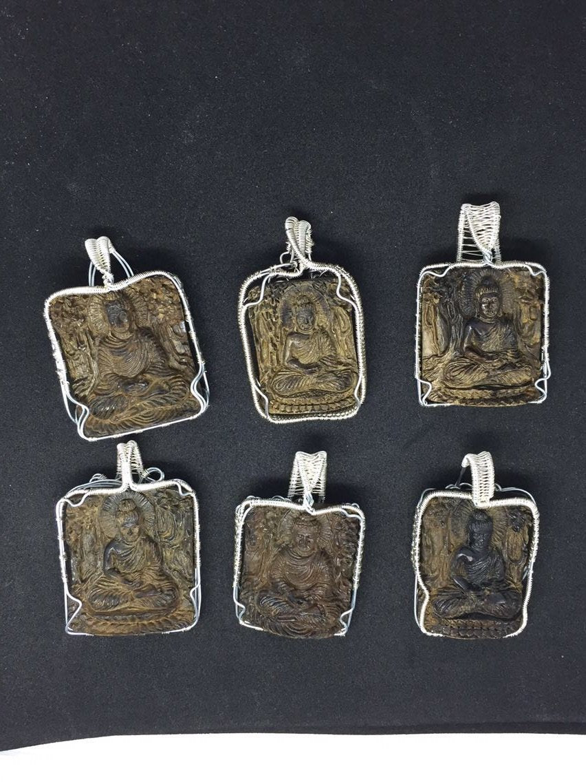 Sinking Agarwood Pendant Gautama (Sakyamuni) Buddha 释迦牟尼 -