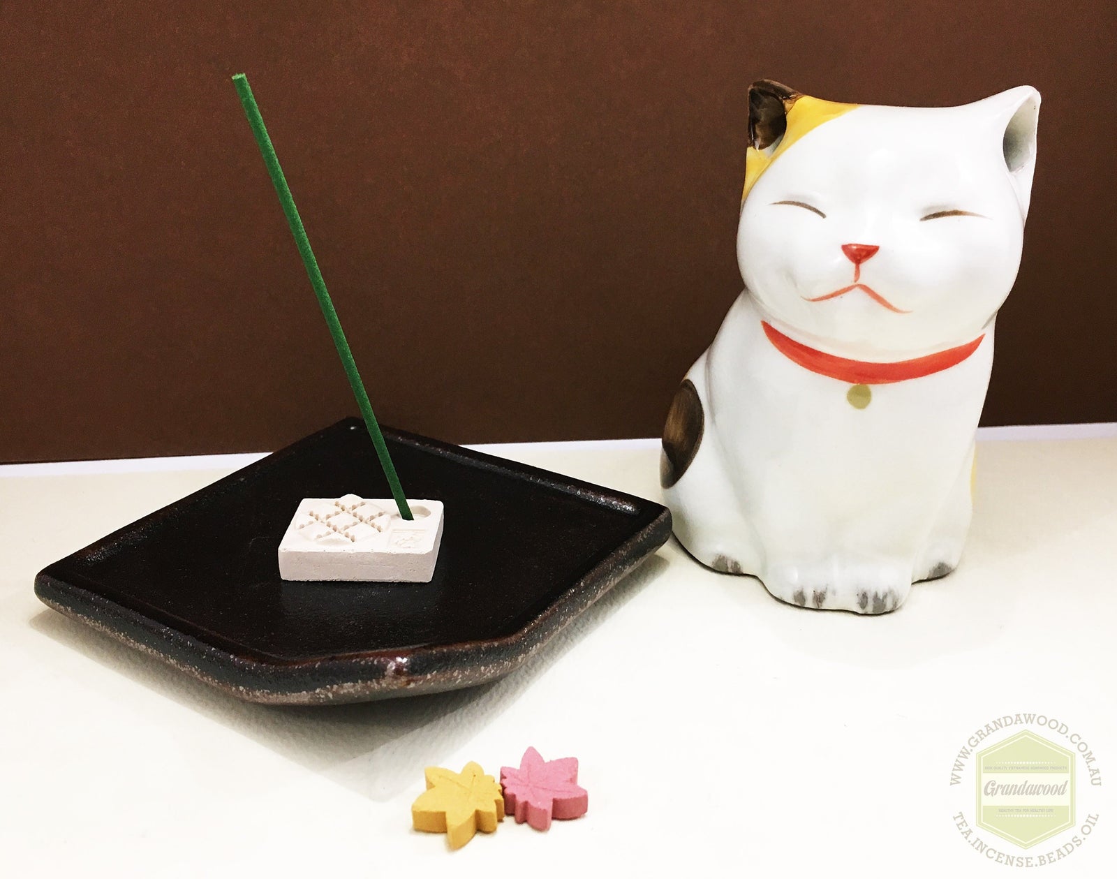 Incense holder- Ceramic Neko -