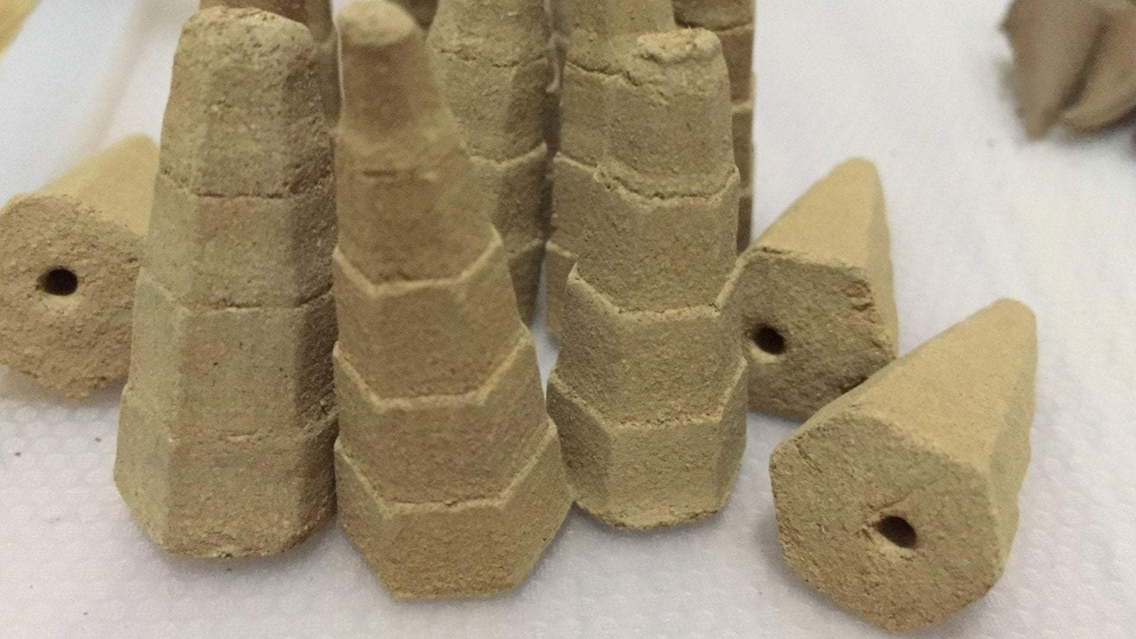 Backflow Agarwood Cone Incense 50g -