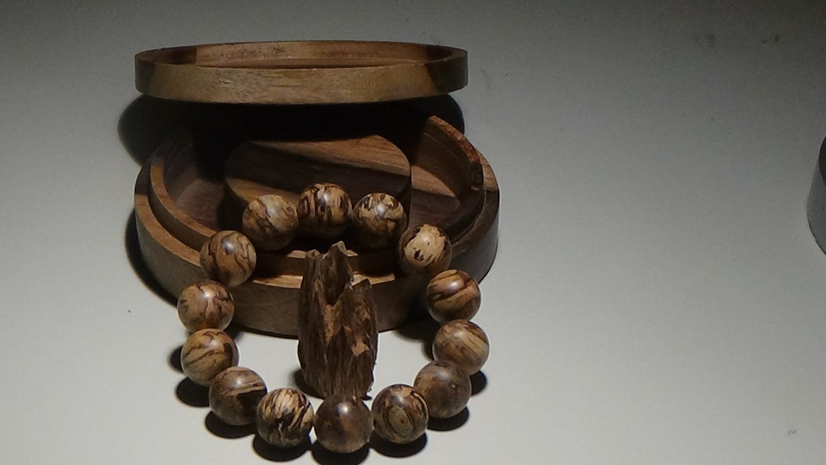 SOLD- Rare Leopard Pattern Agarwood Bracelet 30g fully sinking bracelet -