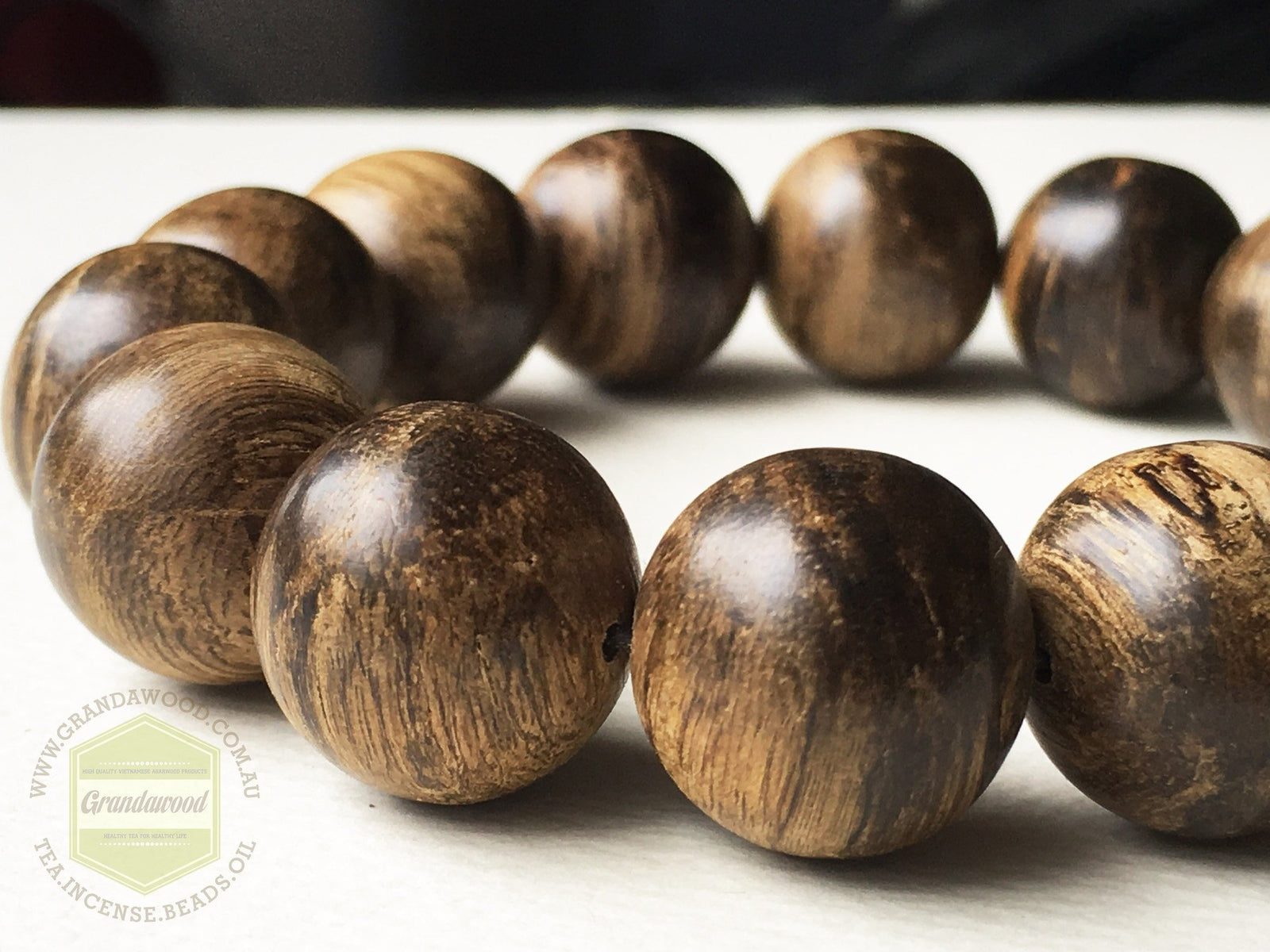 SOLD - Spirit of the warrior: Indonesian Wild Agarwood Bracelet 16 mm half sinking -