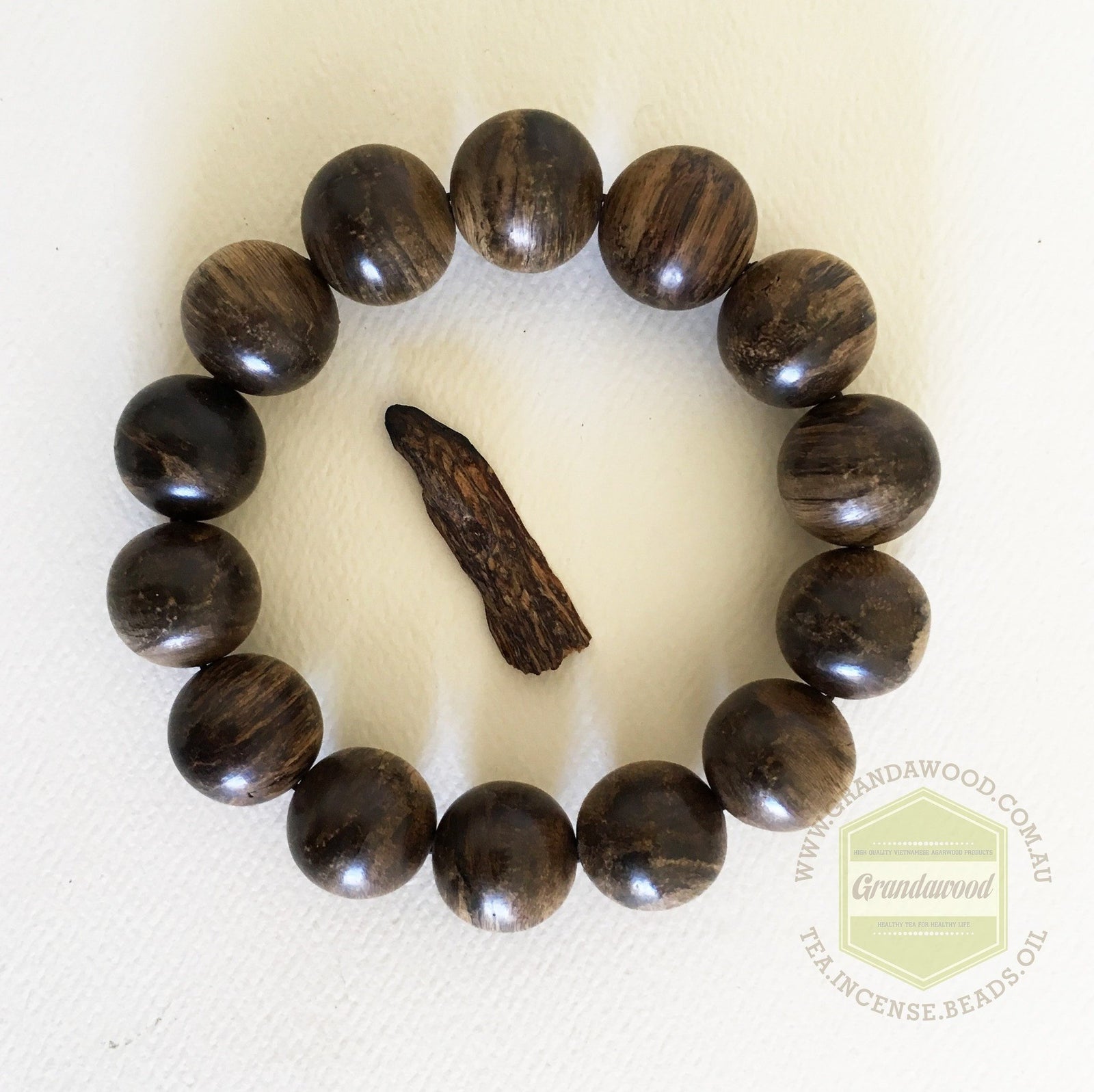 SOLD - Spirit of the warrior: Indonesian Wild Agarwood Bracelet 16 mm half sinking -