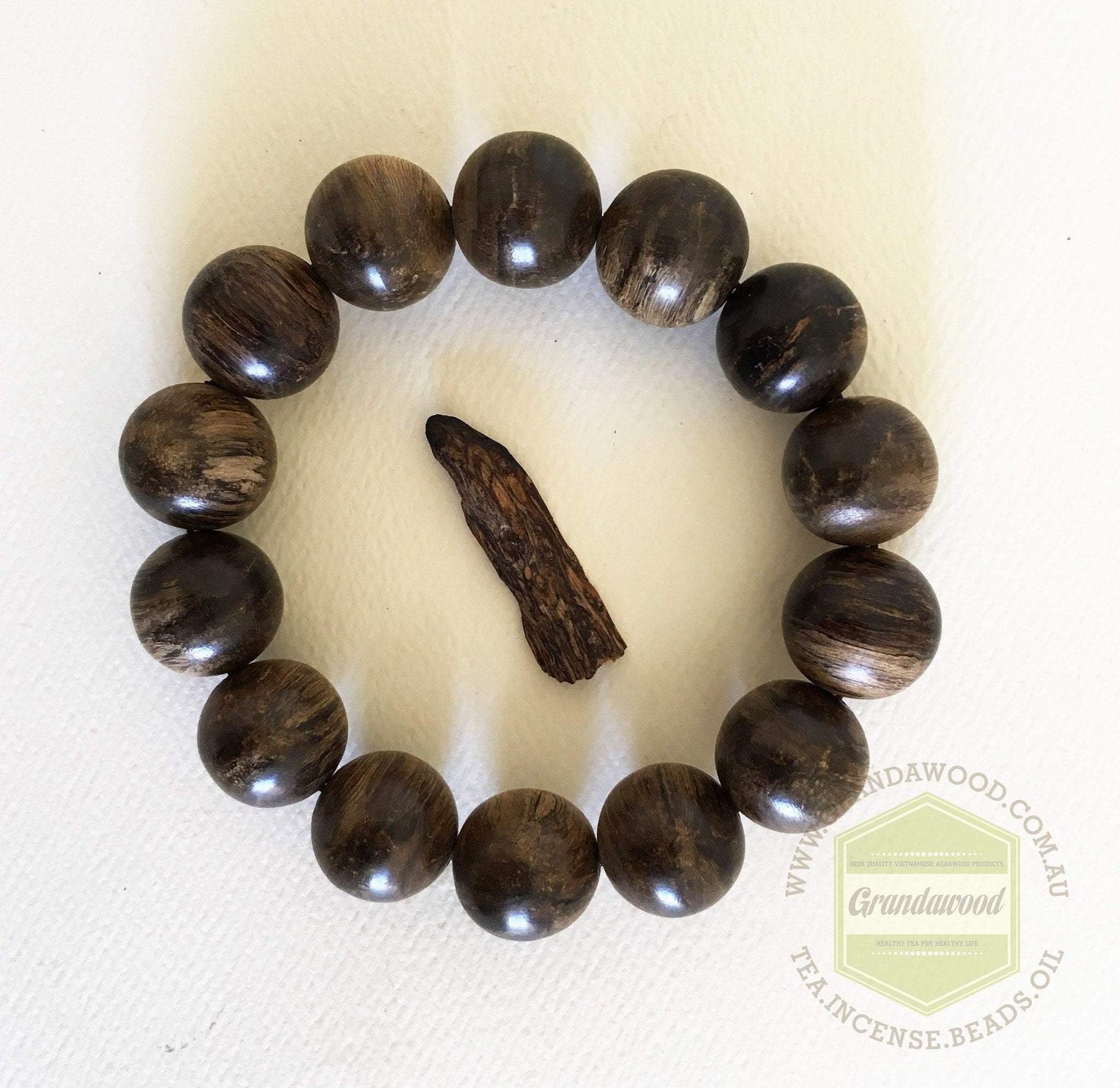SOLD - Spirit of the warrior: Indonesian Wild Agarwood Bracelet 16 mm half sinking -