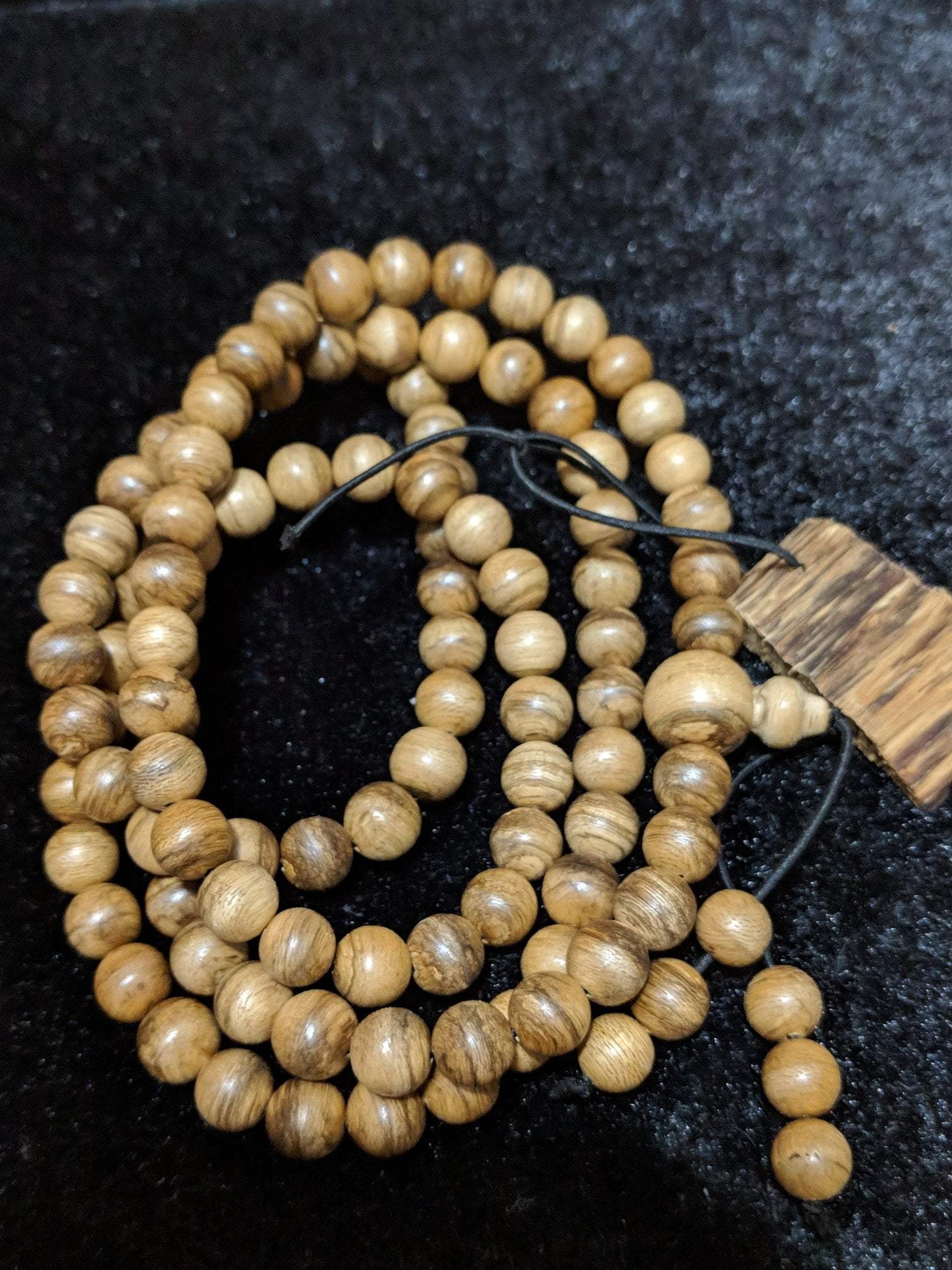 Wild Agarwood mala 108 Malinau 18g 8mm with a large piece of remaining material -