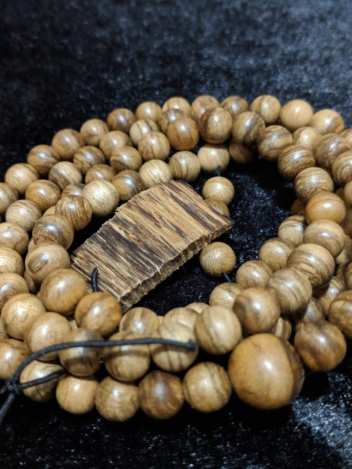 Wild Agarwood mala 108 Malinau 18g 8mm with a large piece of remaining material -