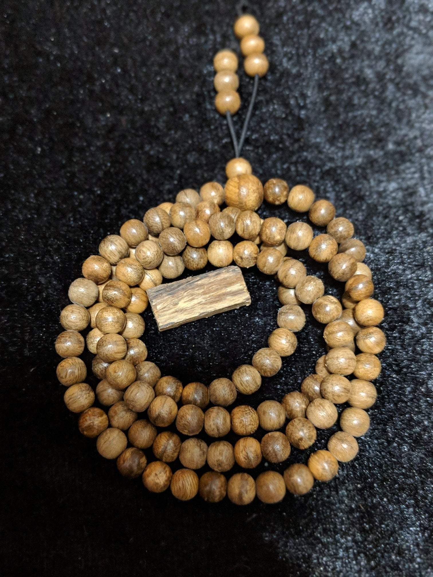 Wild Agarwood mala 108 Malinau 18g 8mm with a large piece of remaining material -