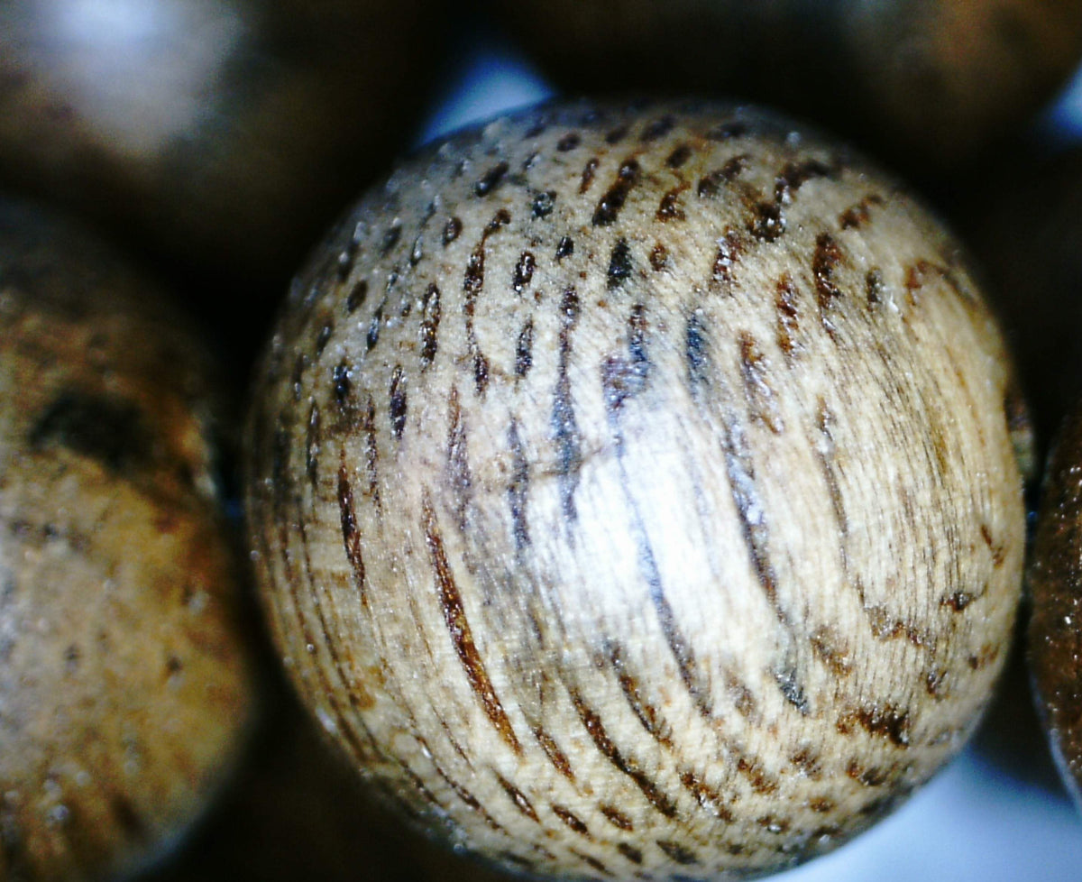 *New* The Classic Kalimantan 108 mala Wild Agarwood beads 8mm 20g -