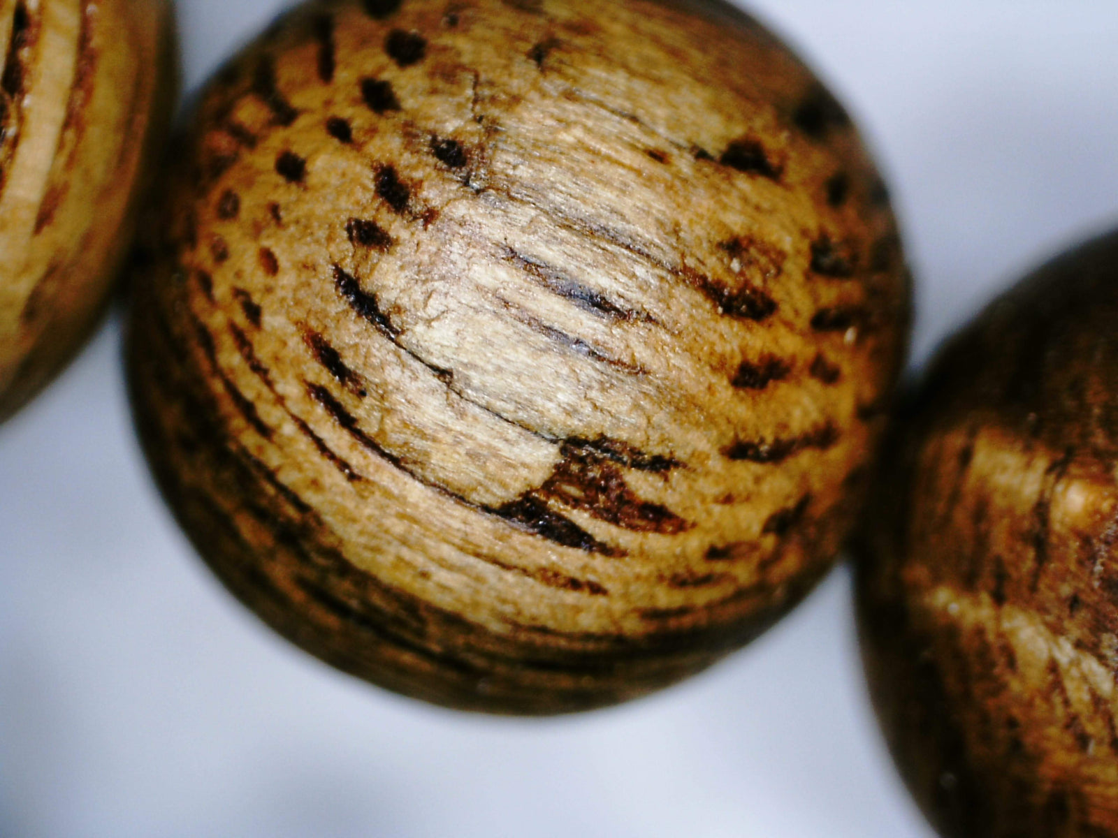 *New* The Classic Kalimantan 108 mala Wild Agarwood beads 8mm 20g -