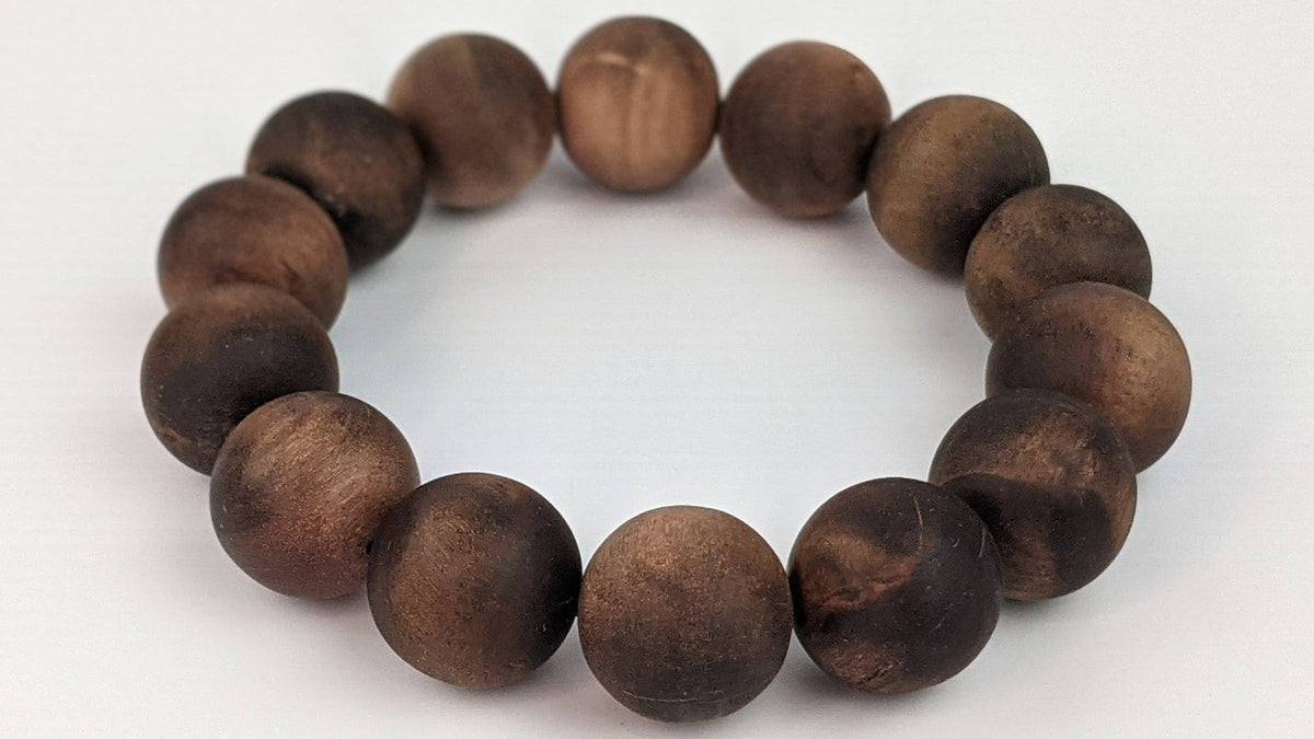 &quot;The Beauty of the Death&quot; Wild Aged Sandalwood beads - 1x Bracelet- 16mm- heavy sinking Dimension: 16mm Weight: around 32g