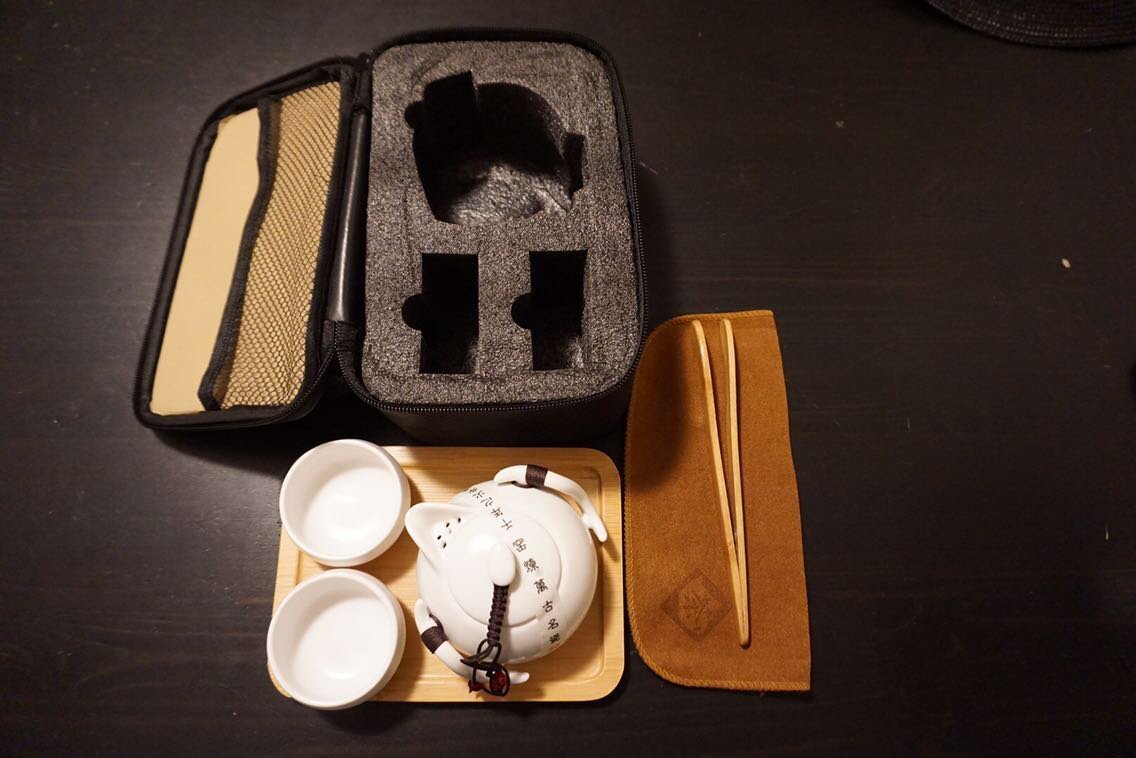 Value set: 2 X 50G AGARWOOD LEAVES and receive a FREE Contemporary Kungfu (Gong fu) teapot set available white or black -