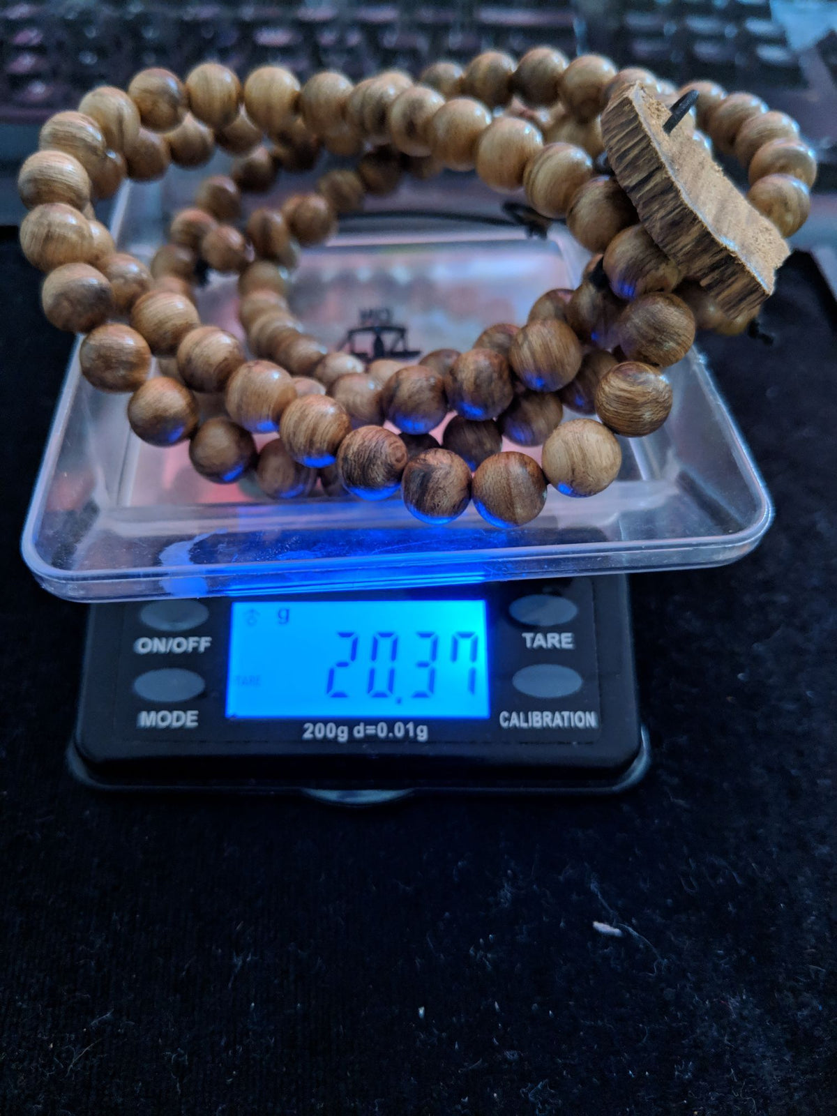 Wild agarwood 108 mala Malinau East Kalimantan over 20g with a piece of remaining agarwood -