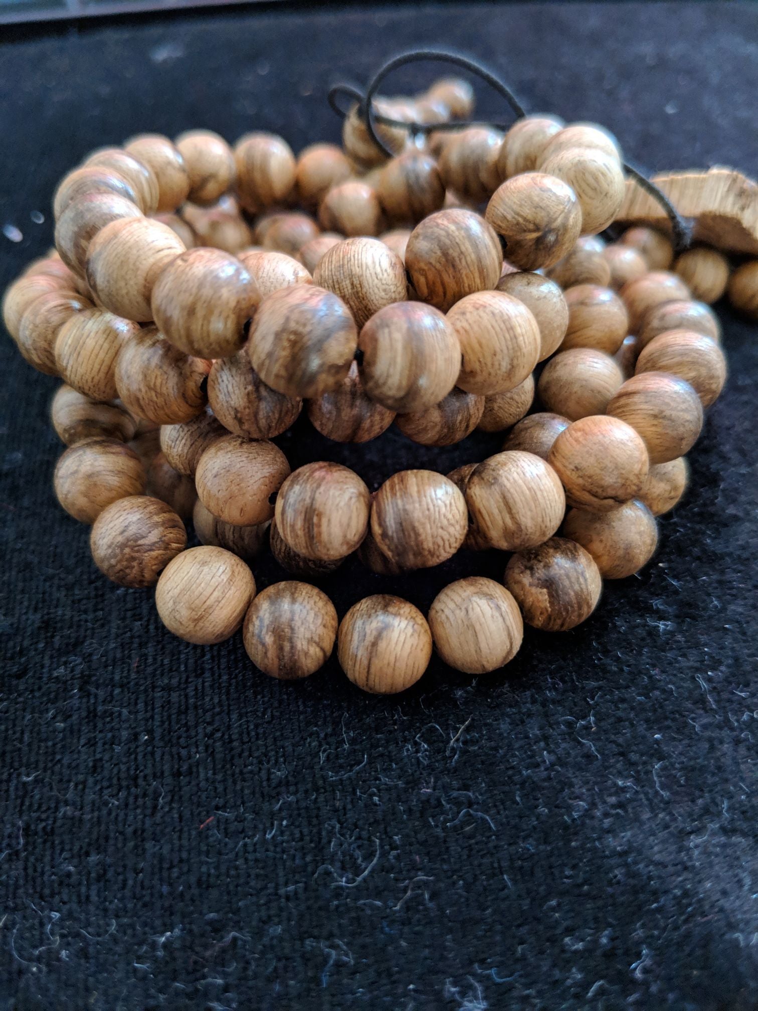 Wild agarwood 108 mala Malinau East Kalimantan over 20g with a piece of remaining agarwood -